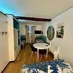 The Main Plaza - & Gæstehus