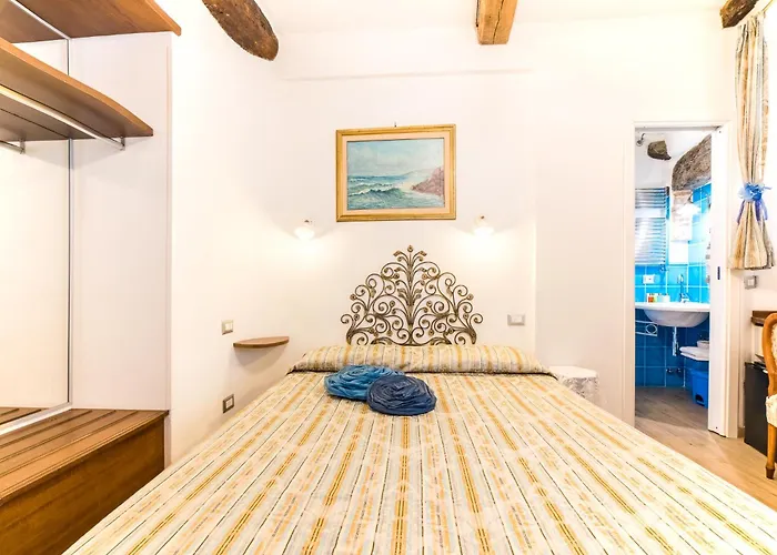 The Main Plaza - Rooms&suites Vernazza