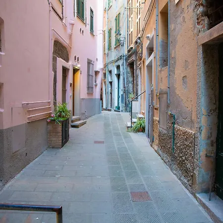 The Main Plaza - & 3*