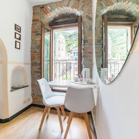 The Main Plaza - & 3*