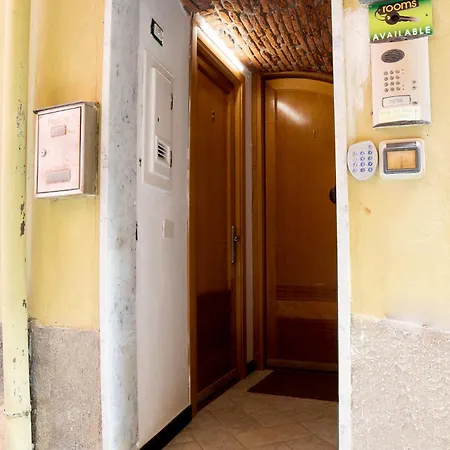 The Main Plaza - & 3*