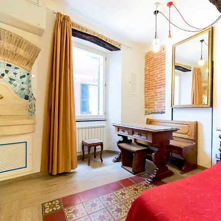 The Main Plaza - & 3*