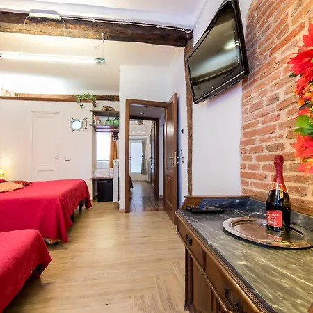 Vendégház The Main Plaza - & Vernazza