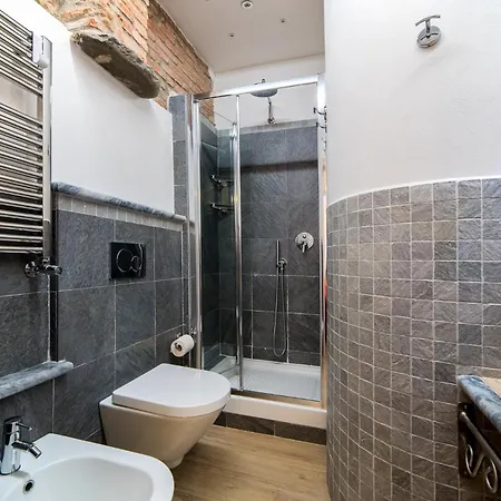 The Main Plaza - & 3* Vernazza