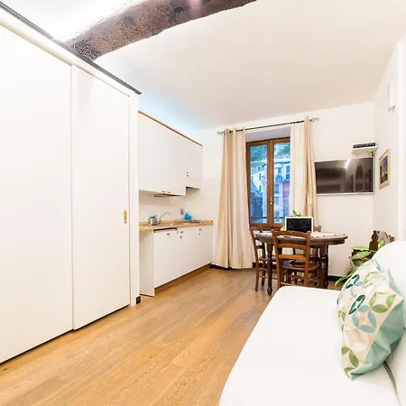 The Main Plaza - & 3*